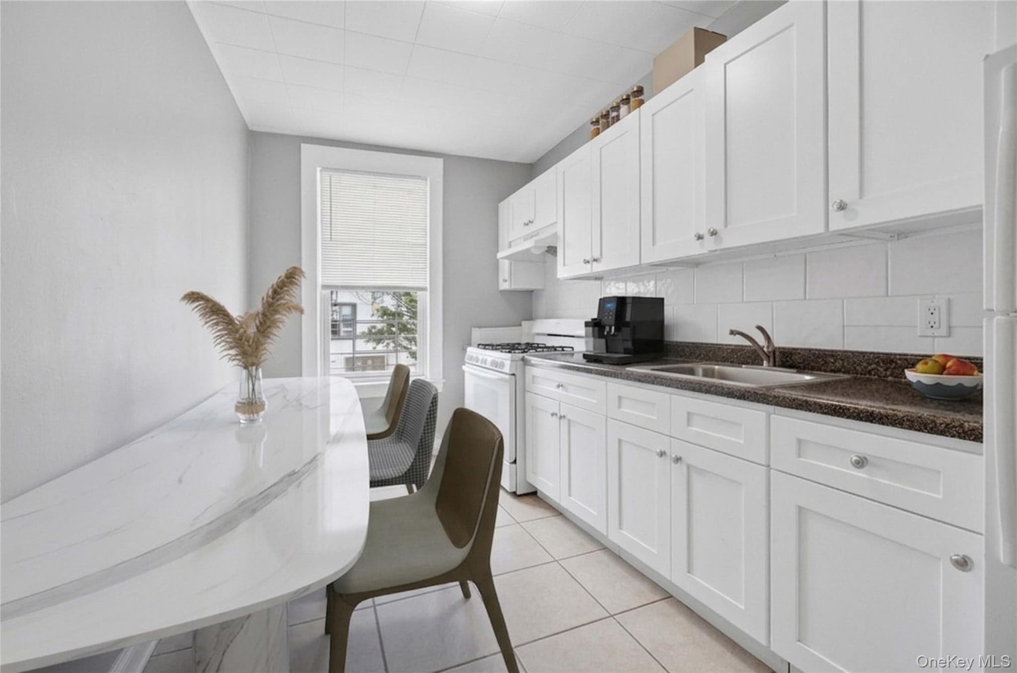 994 Mclean Avenue thumbnail 9