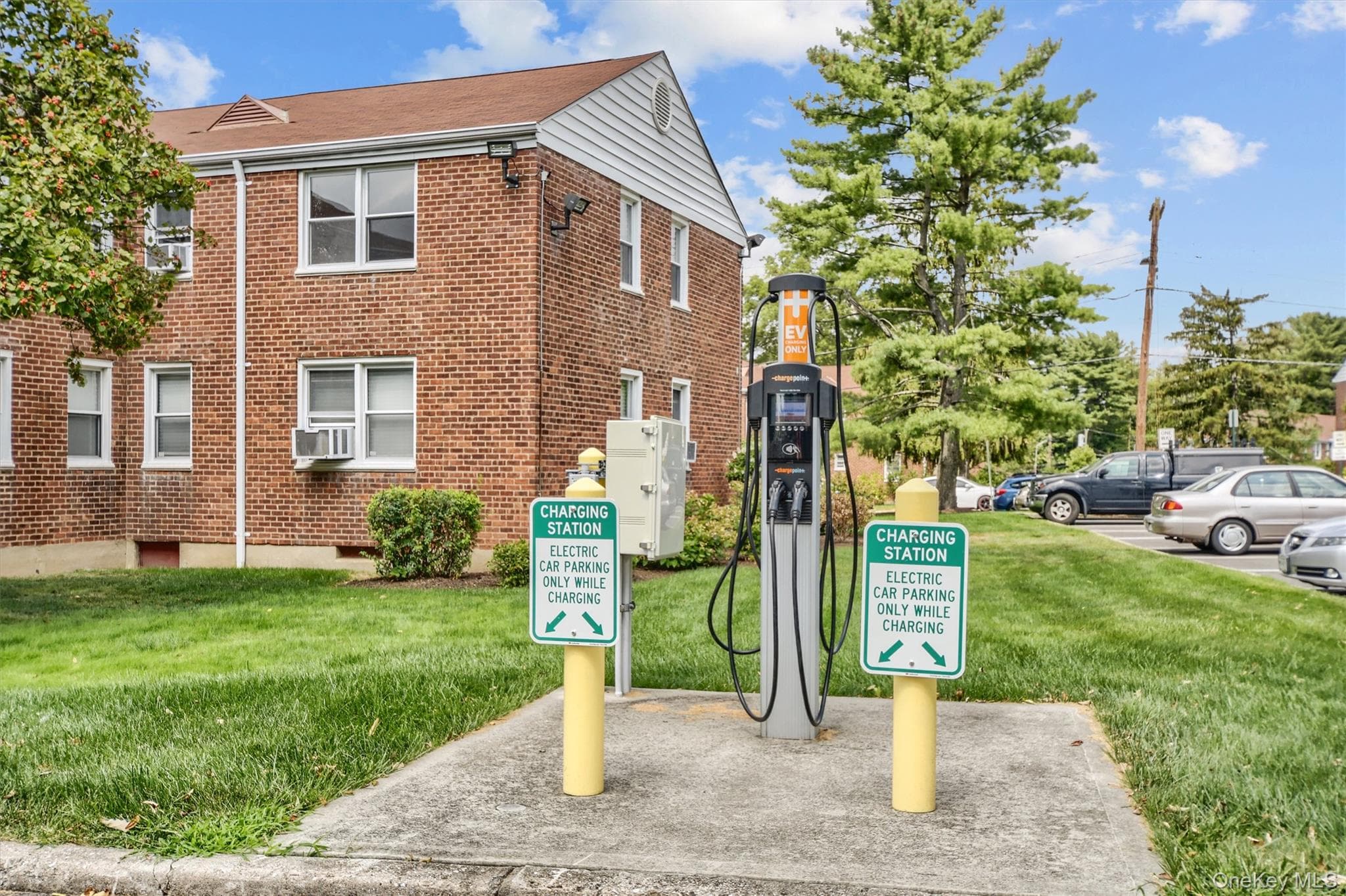 6 Bryant Crescent Unit: 1H thumbnail 13