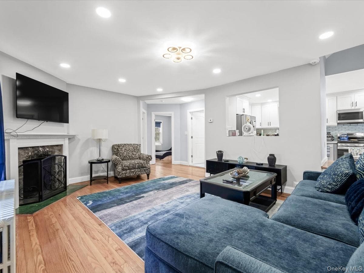 596 Terrace Place thumbnail 3