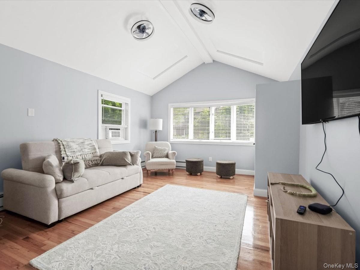 596 Terrace Place thumbnail 11