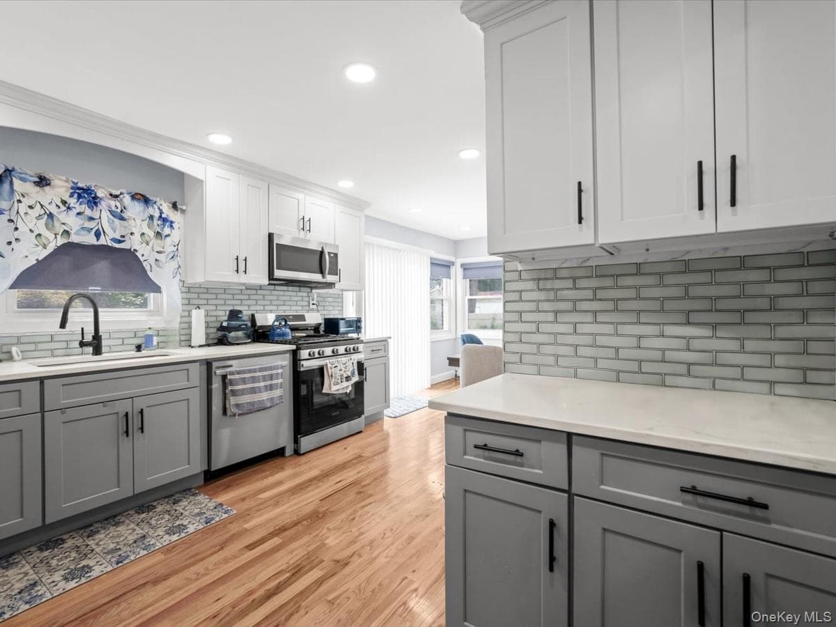 596 Terrace Place thumbnail 5