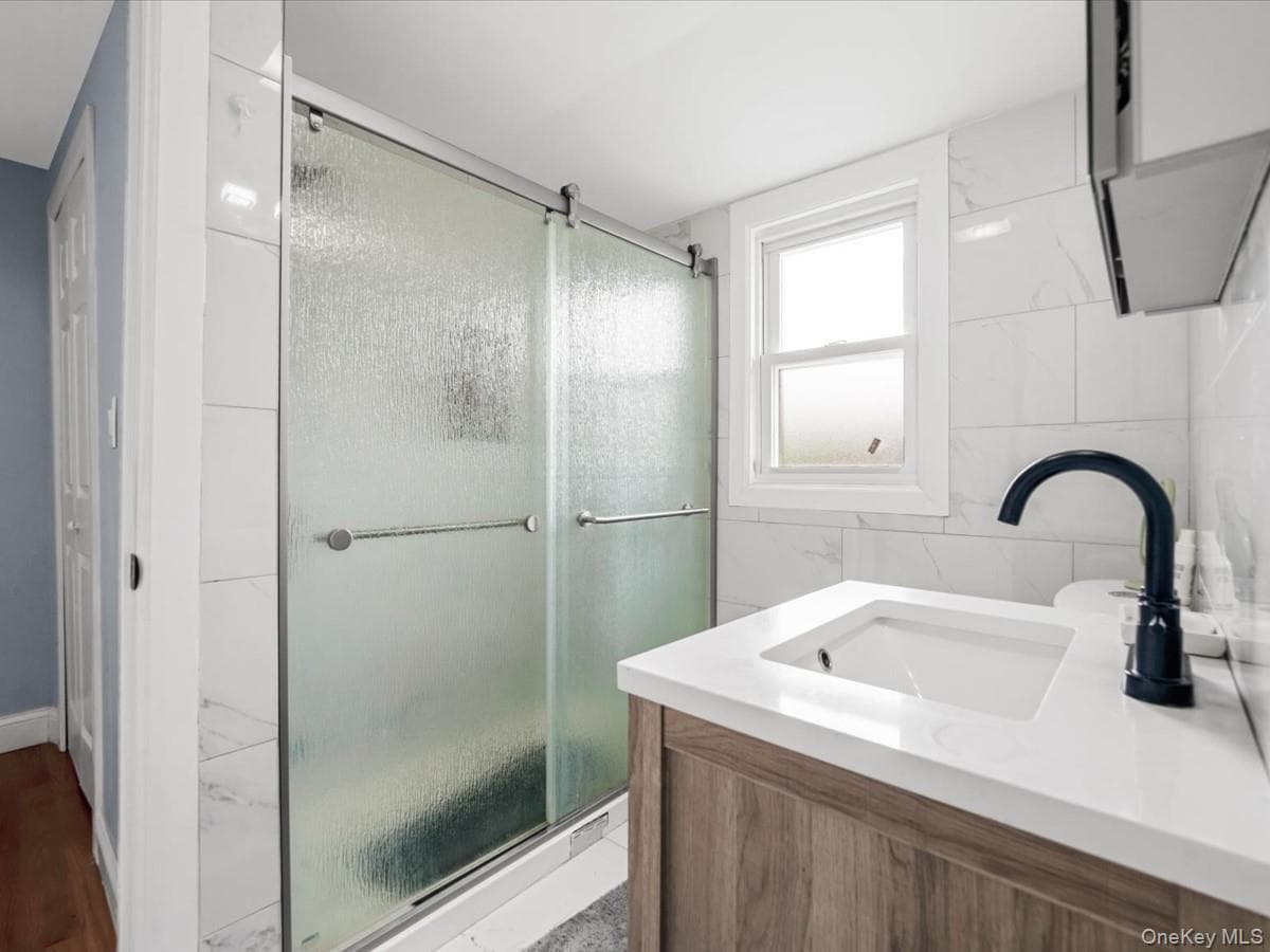 596 Terrace Place thumbnail 15