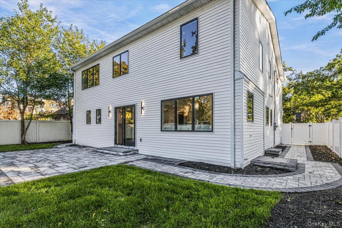 448 Coolidge Street thumbnail 43