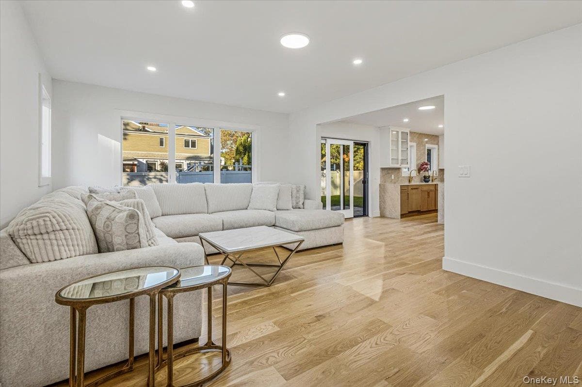 448 Coolidge Street thumbnail 11