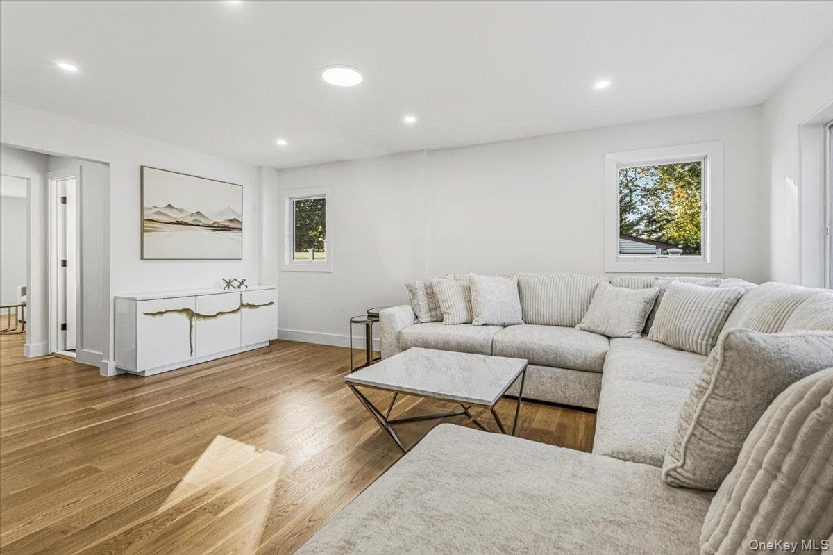 448 Coolidge Street thumbnail 10