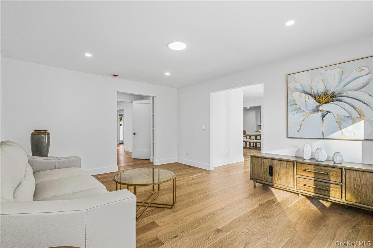 448 Coolidge Street thumbnail 9