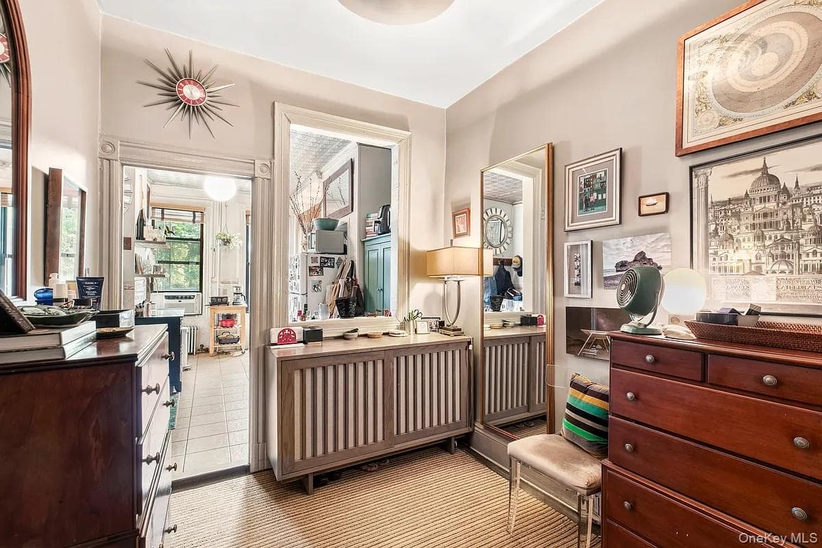 10-47 47th Avenue thumbnail 9