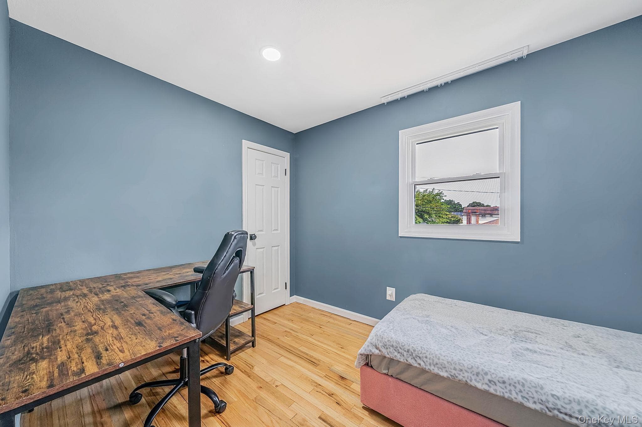 95 Colonial Drive thumbnail 22