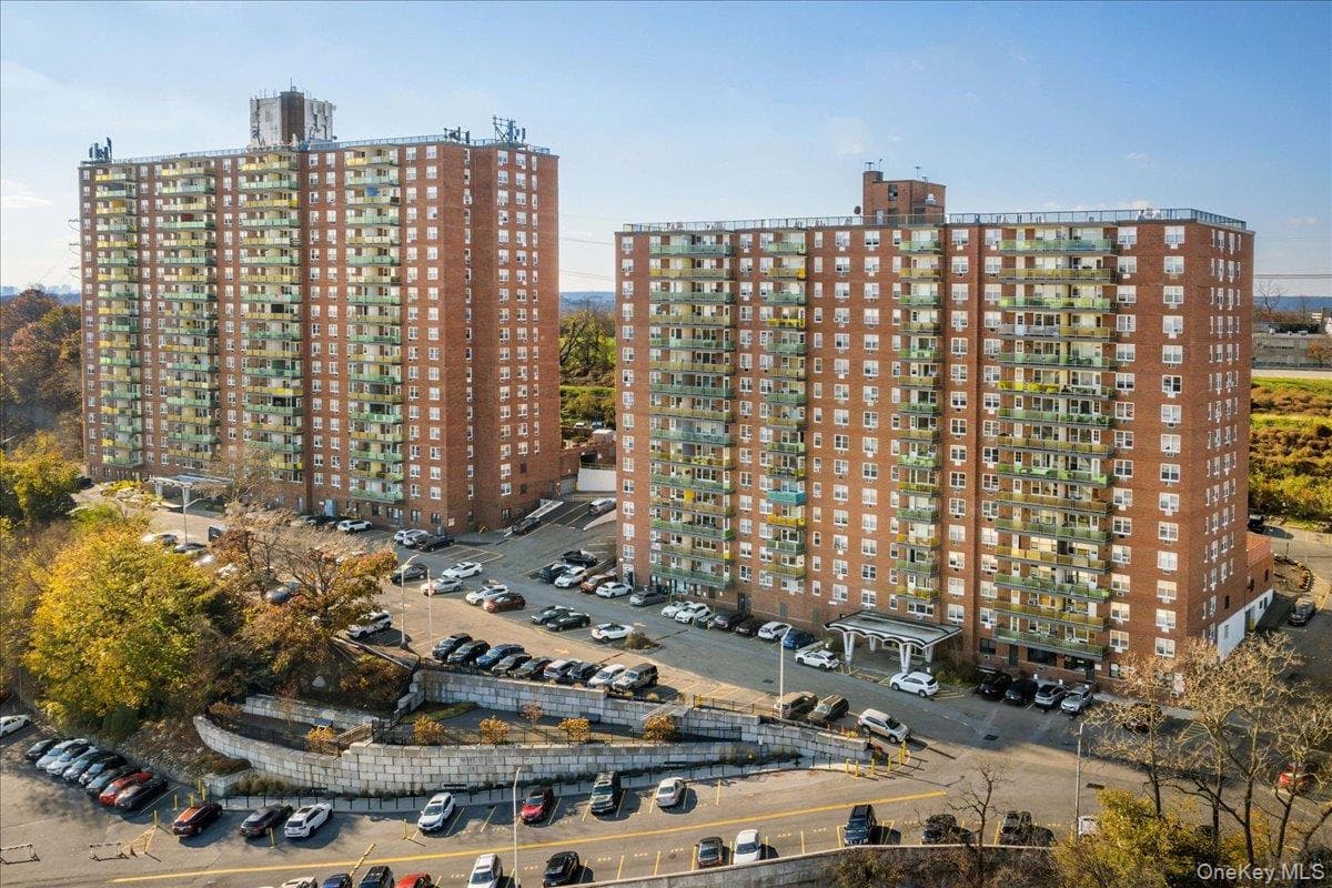 1841 Central Park Avenue Unit: 4K, Yonkers