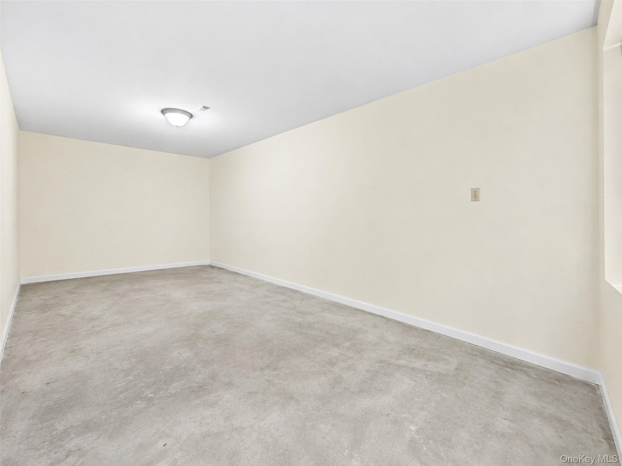58-11 183rd Street thumbnail 32