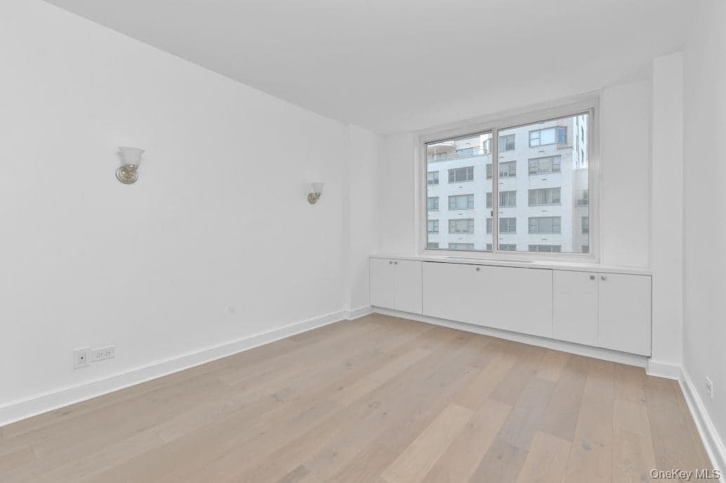 220 E 65th Street Unit: 11C thumbnail 4