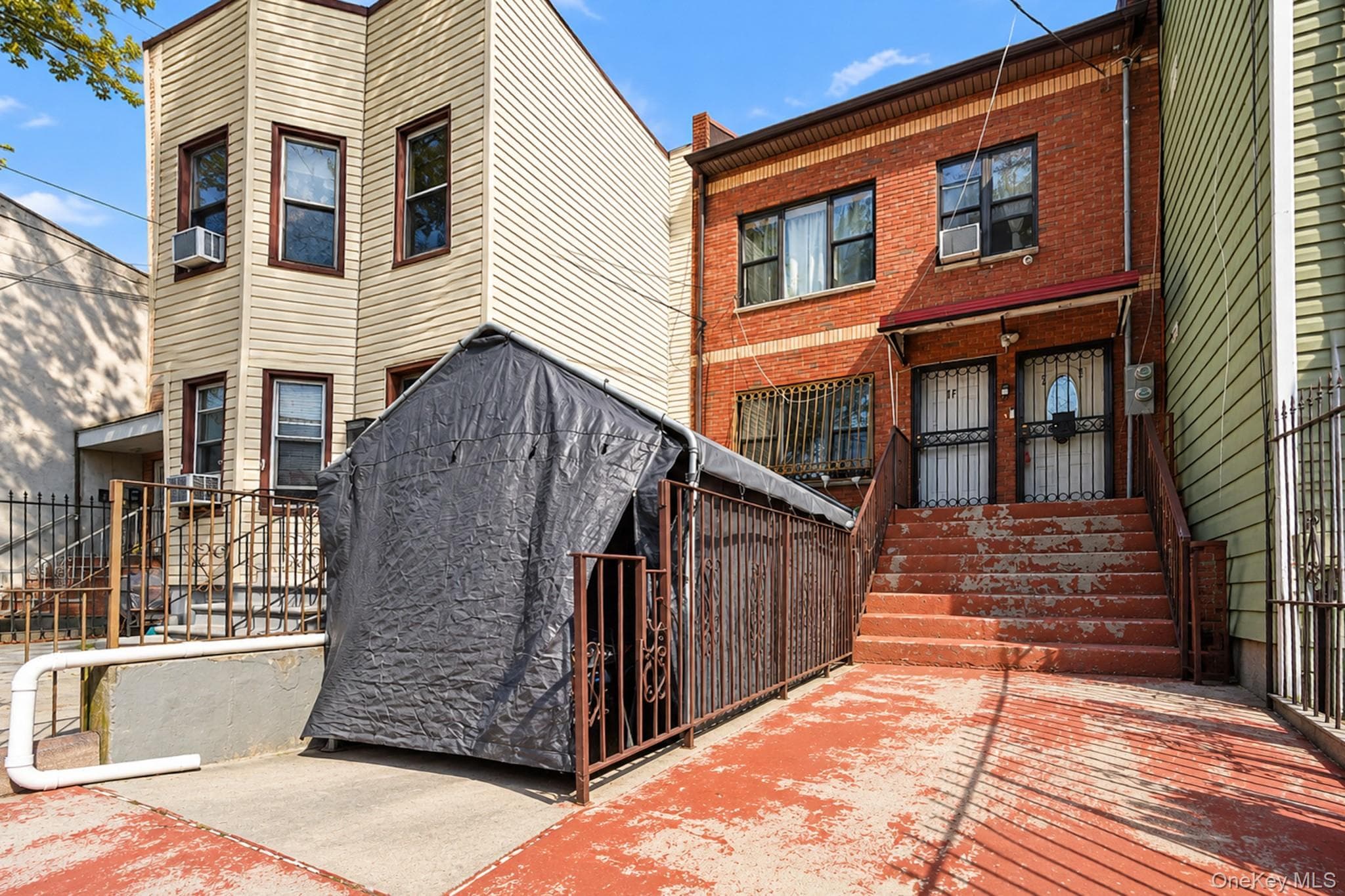 121 Montauk Avenue thumbnail 4