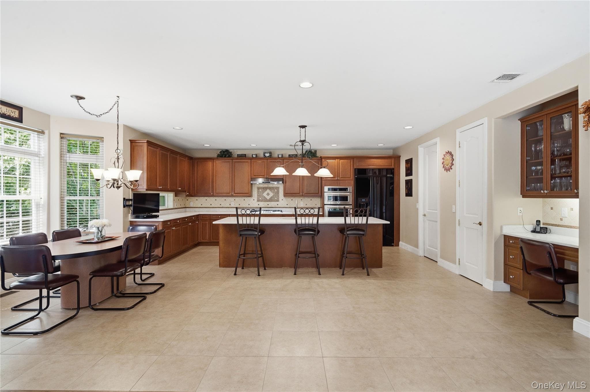 35 Monterrey Drive thumbnail 13
