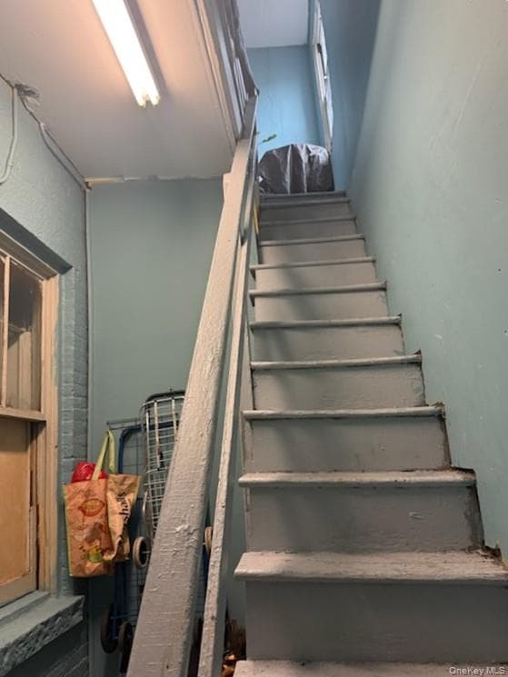 87 Yonkers Avenue thumbnail 3
