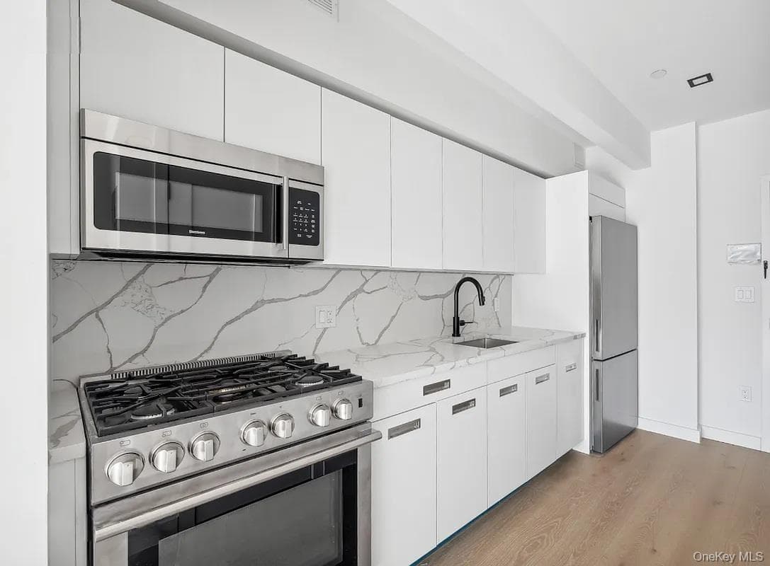 618 Avenue H Unit: 7G thumbnail 3