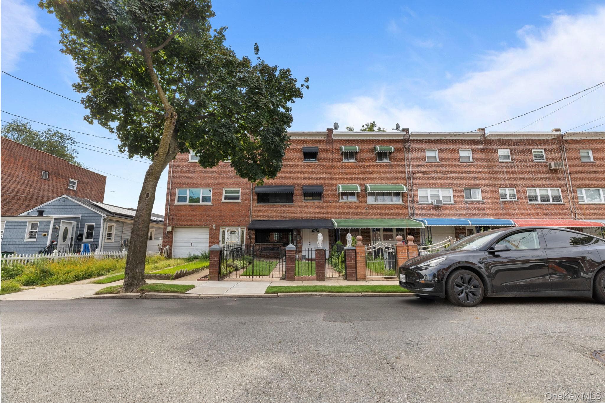 443 Effingham Avenue thumbnail 2