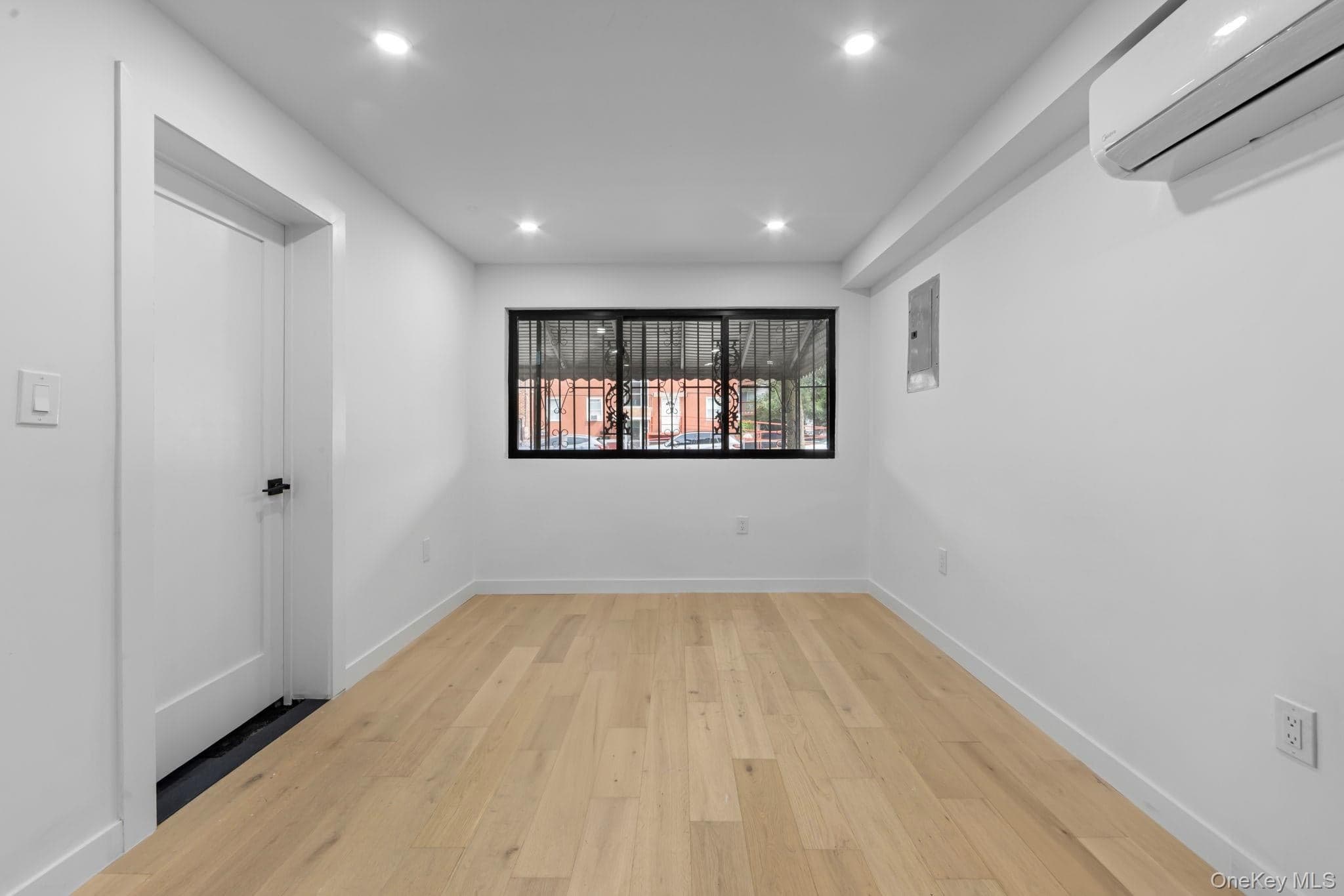 443 Effingham Avenue thumbnail 10