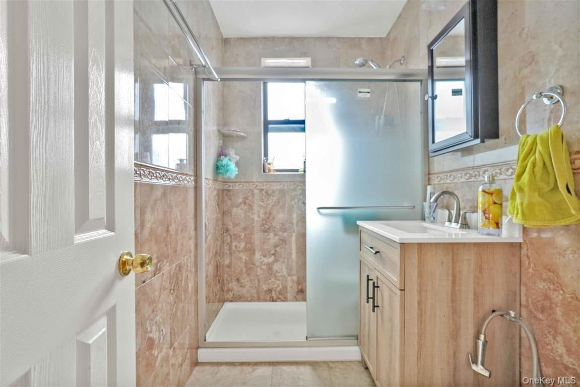 141-05 Pershing Crescent Unit: 516 thumbnail 25