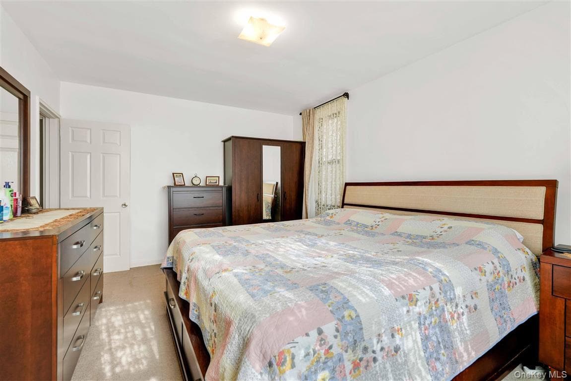 141-05 Pershing Crescent Unit: 516 thumbnail 19