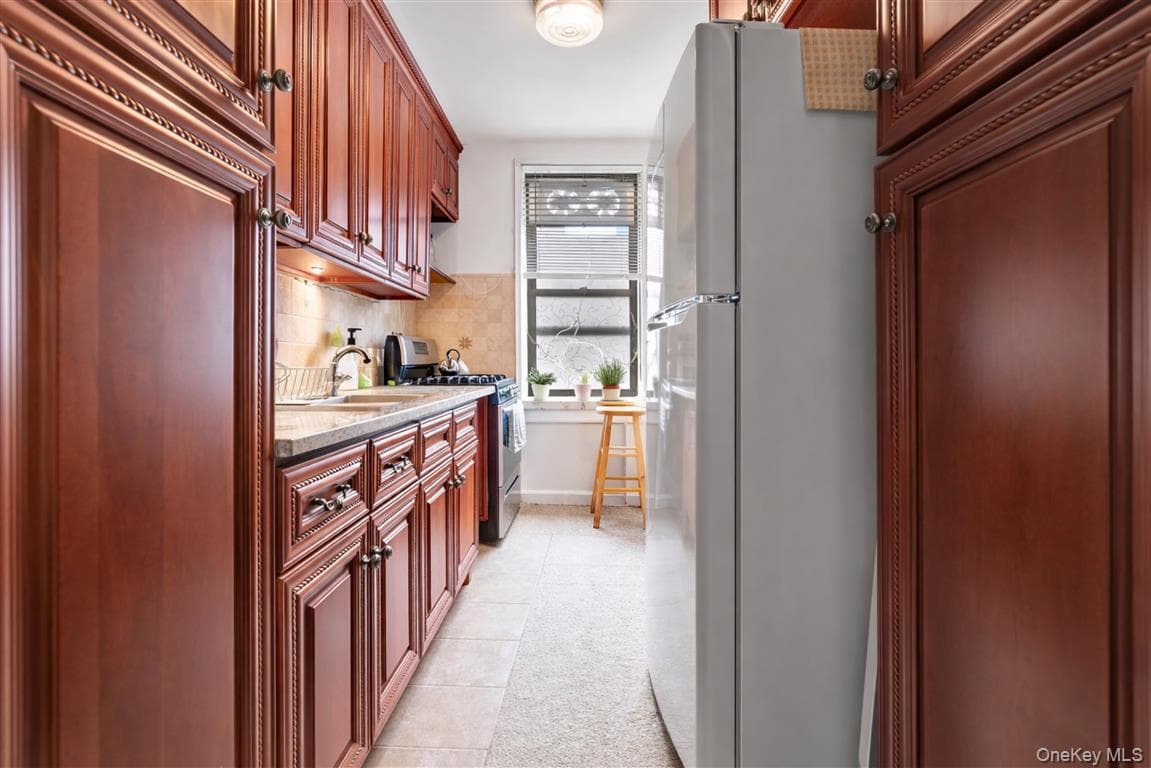 141-05 Pershing Crescent Unit: 516 thumbnail 12