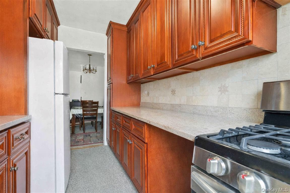 141-05 Pershing Crescent Unit: 516 thumbnail 14