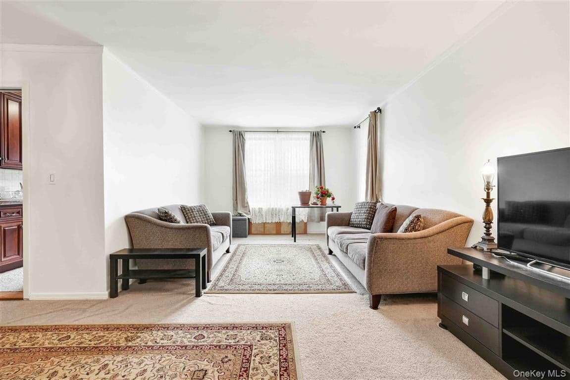 141-05 Pershing Crescent Unit: 516 thumbnail 9