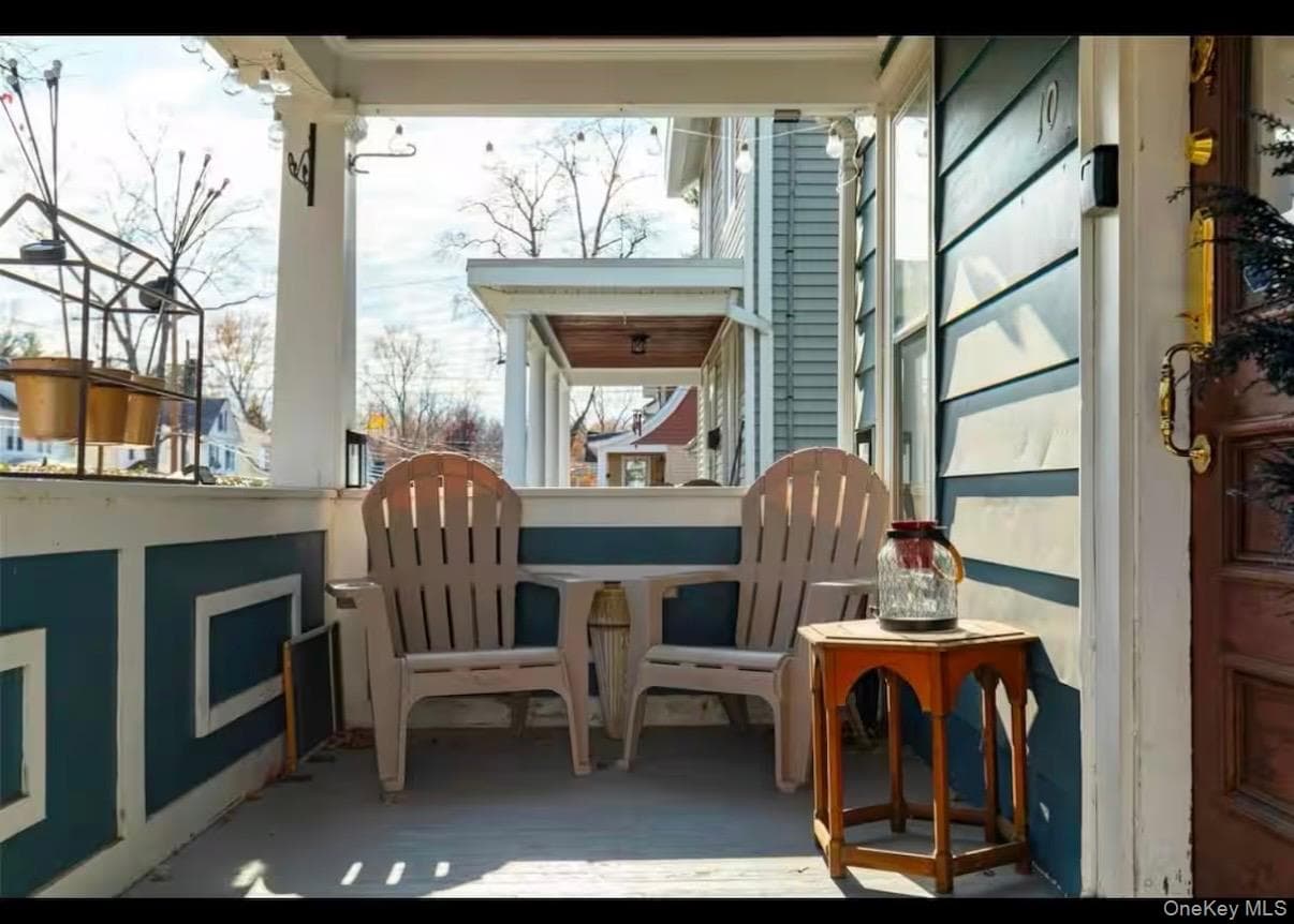 10 Oakwood Boulevard thumbnail 2