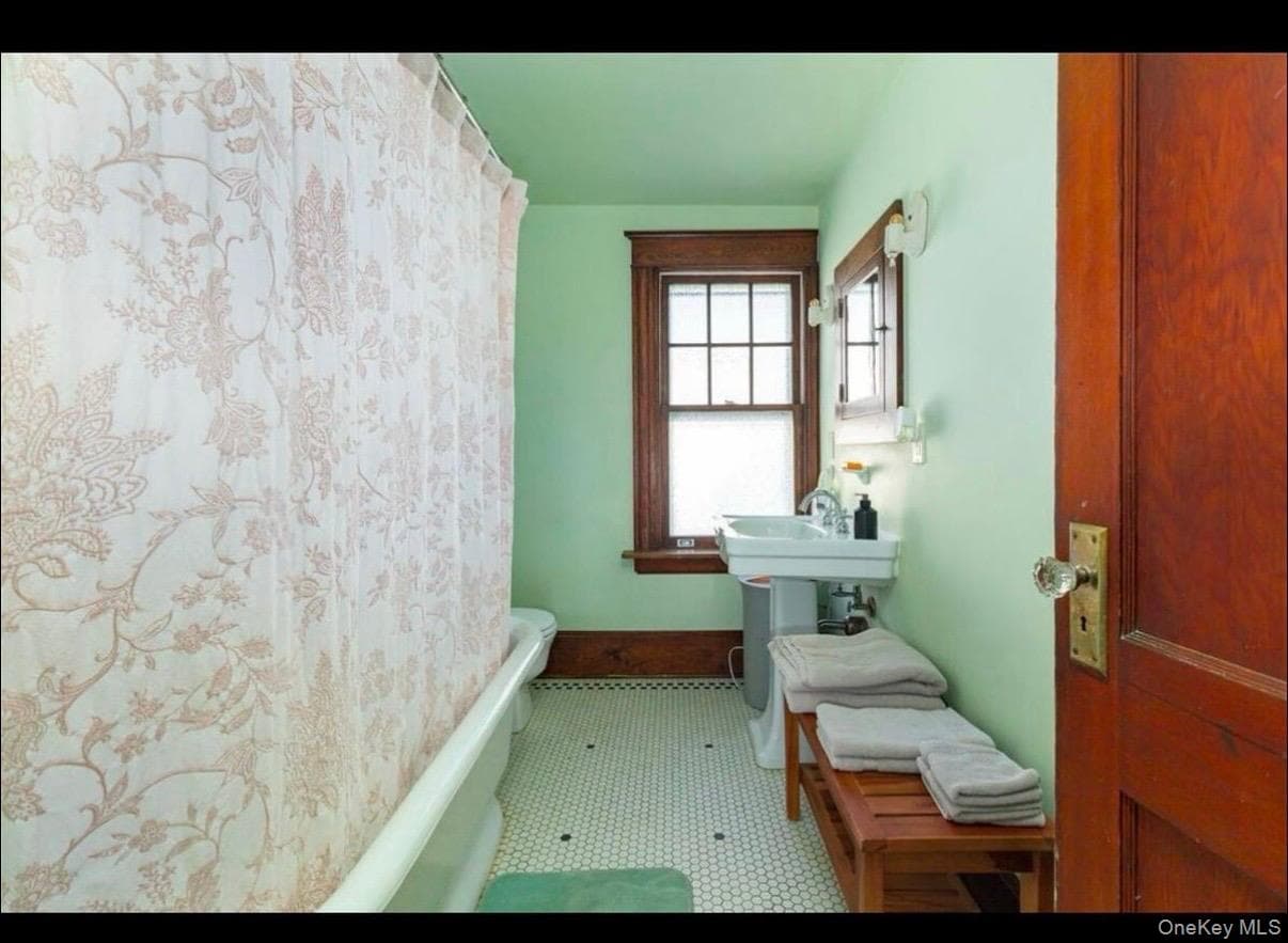 10 Oakwood Boulevard thumbnail 14