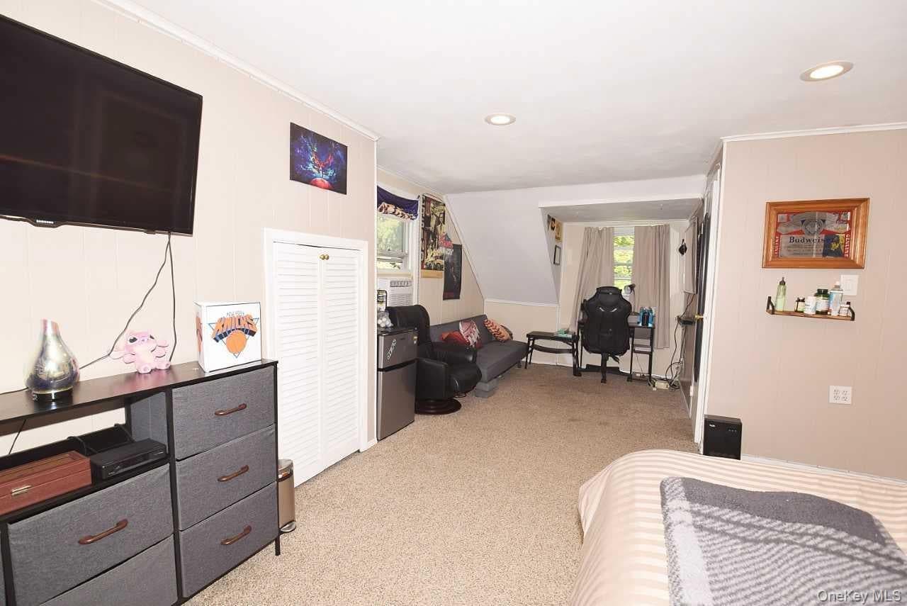 90 Cornell Drive thumbnail 14