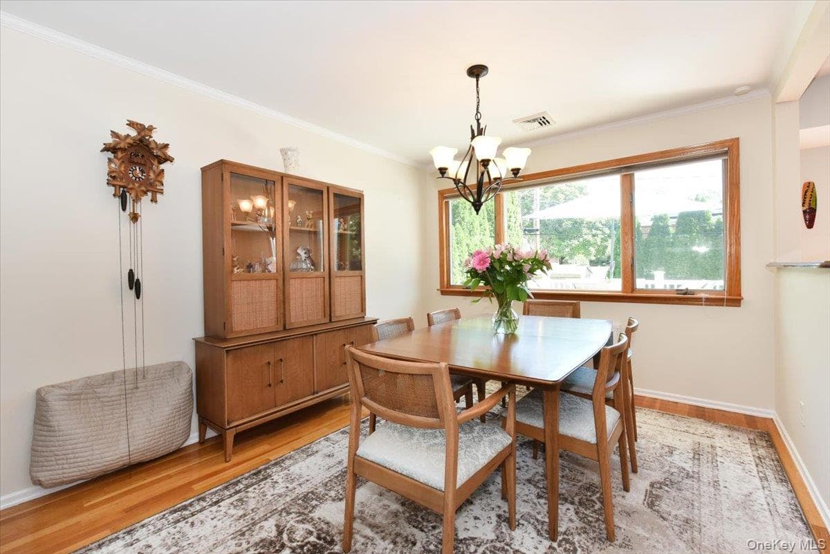 70 Glenwood Road thumbnail 9