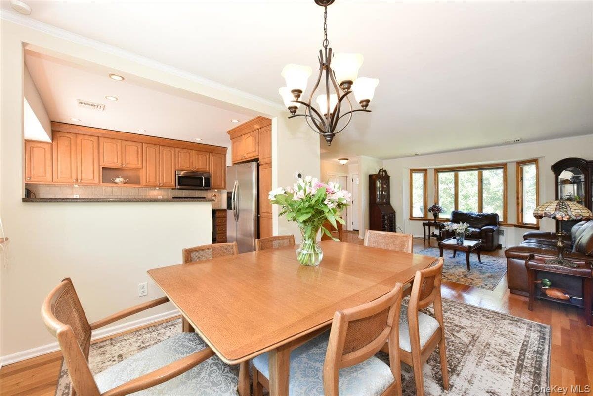 70 Glenwood Road thumbnail 12