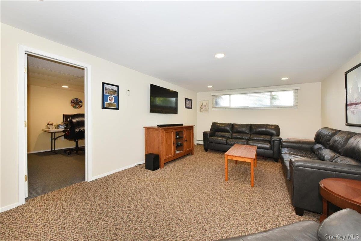 70 Glenwood Road thumbnail 23
