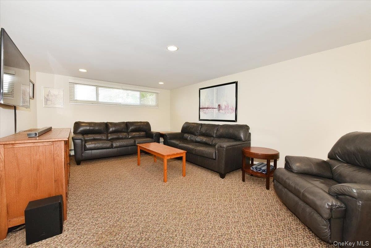 70 Glenwood Road thumbnail 25