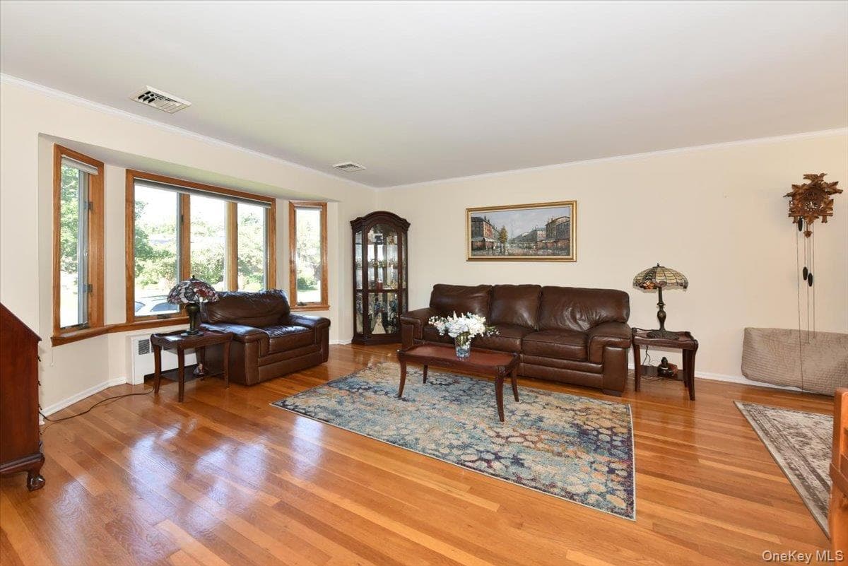 70 Glenwood Road thumbnail 5