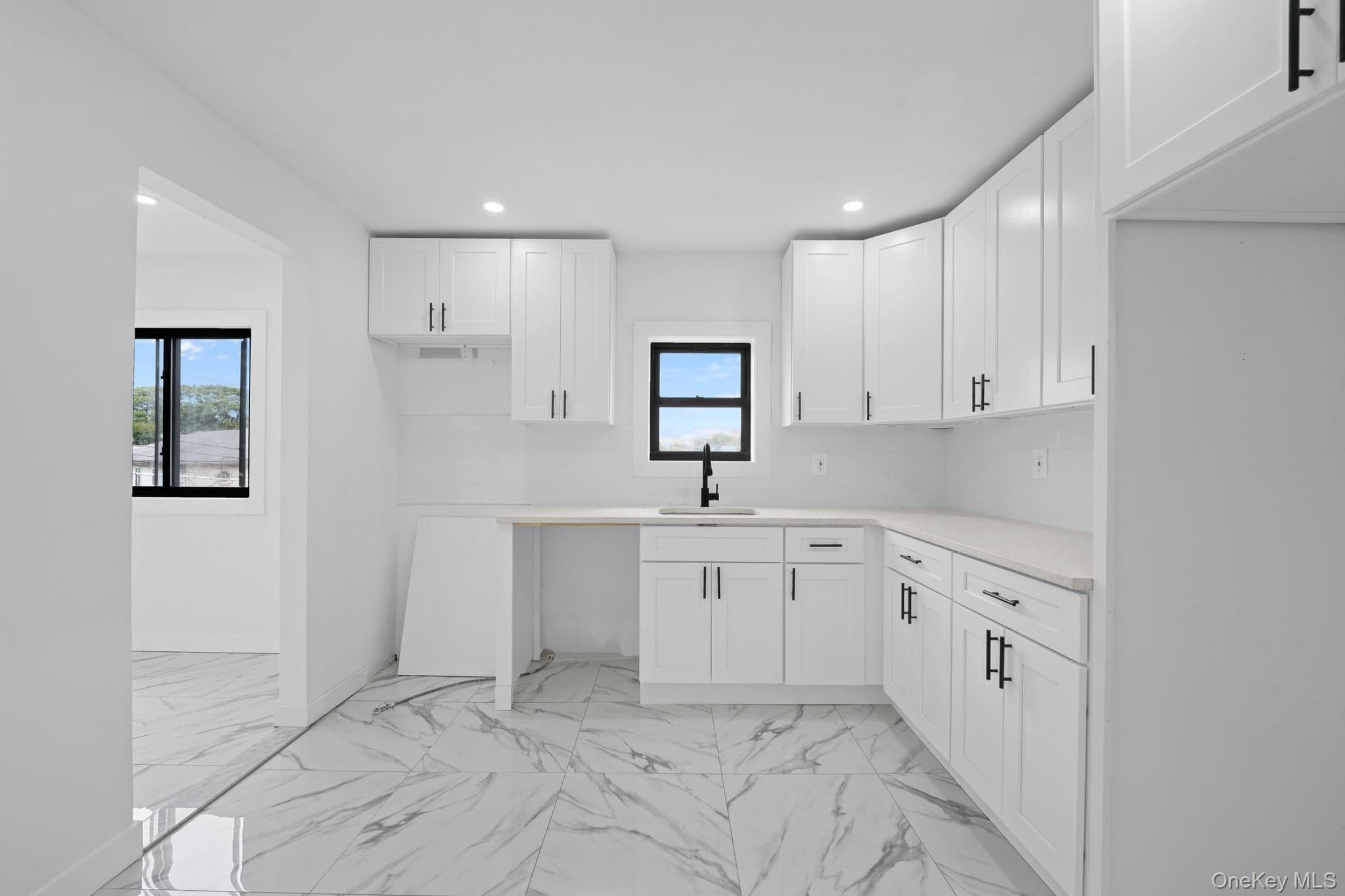 4648 Murdock Avenue thumbnail 4