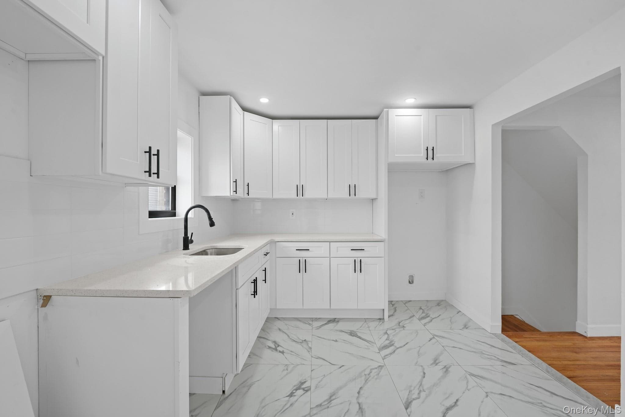 4648 Murdock Avenue thumbnail 5