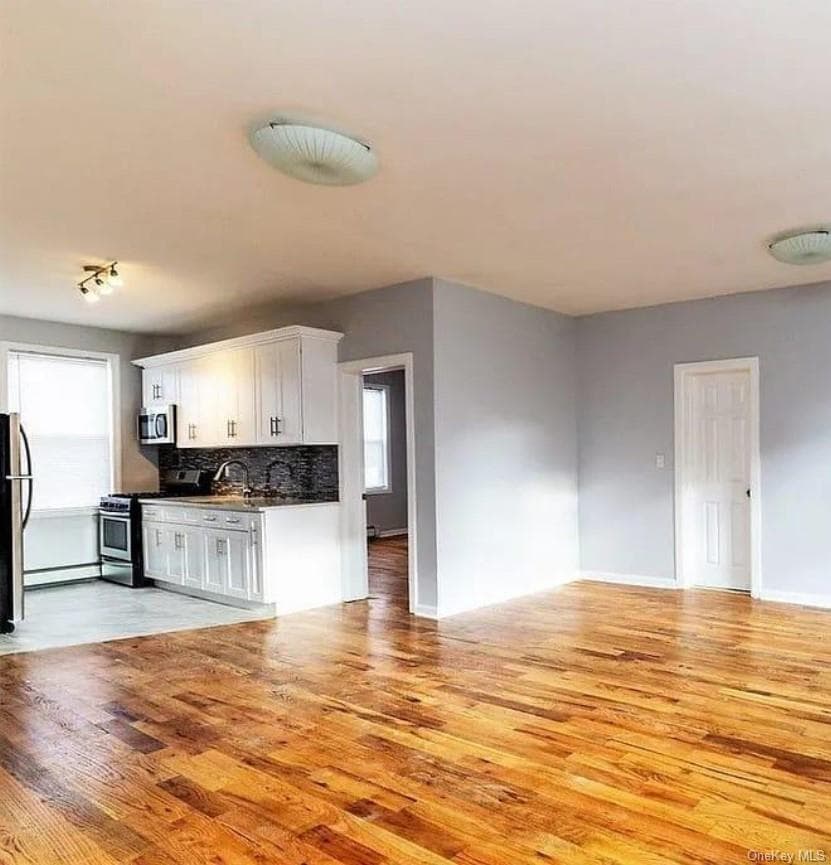 712 E 211th Street thumbnail 18