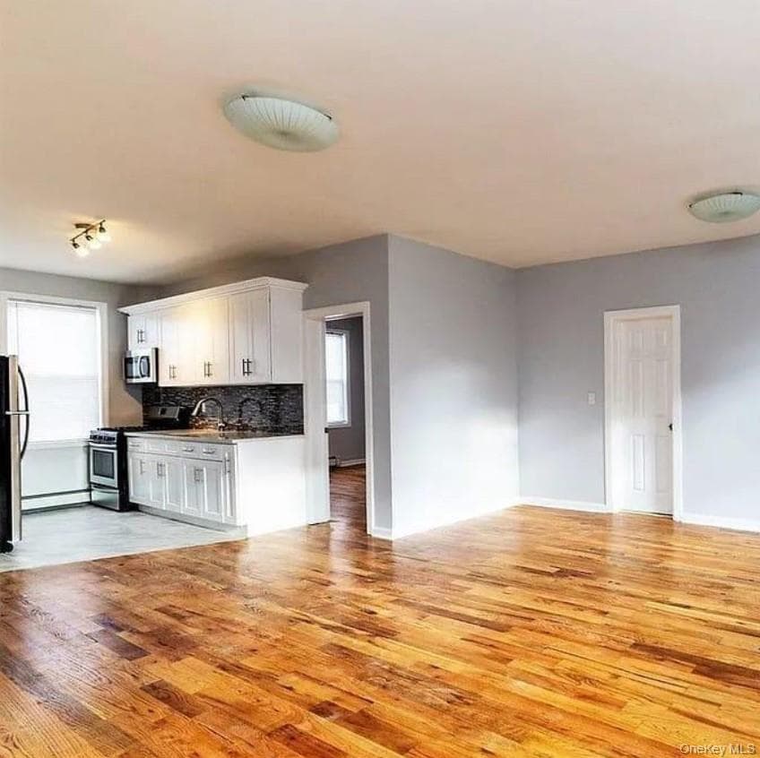 712 E 211th Street thumbnail 20