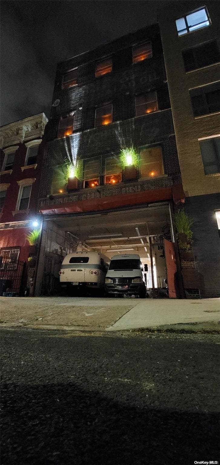 71 Montrose Avenue thumbnail 34