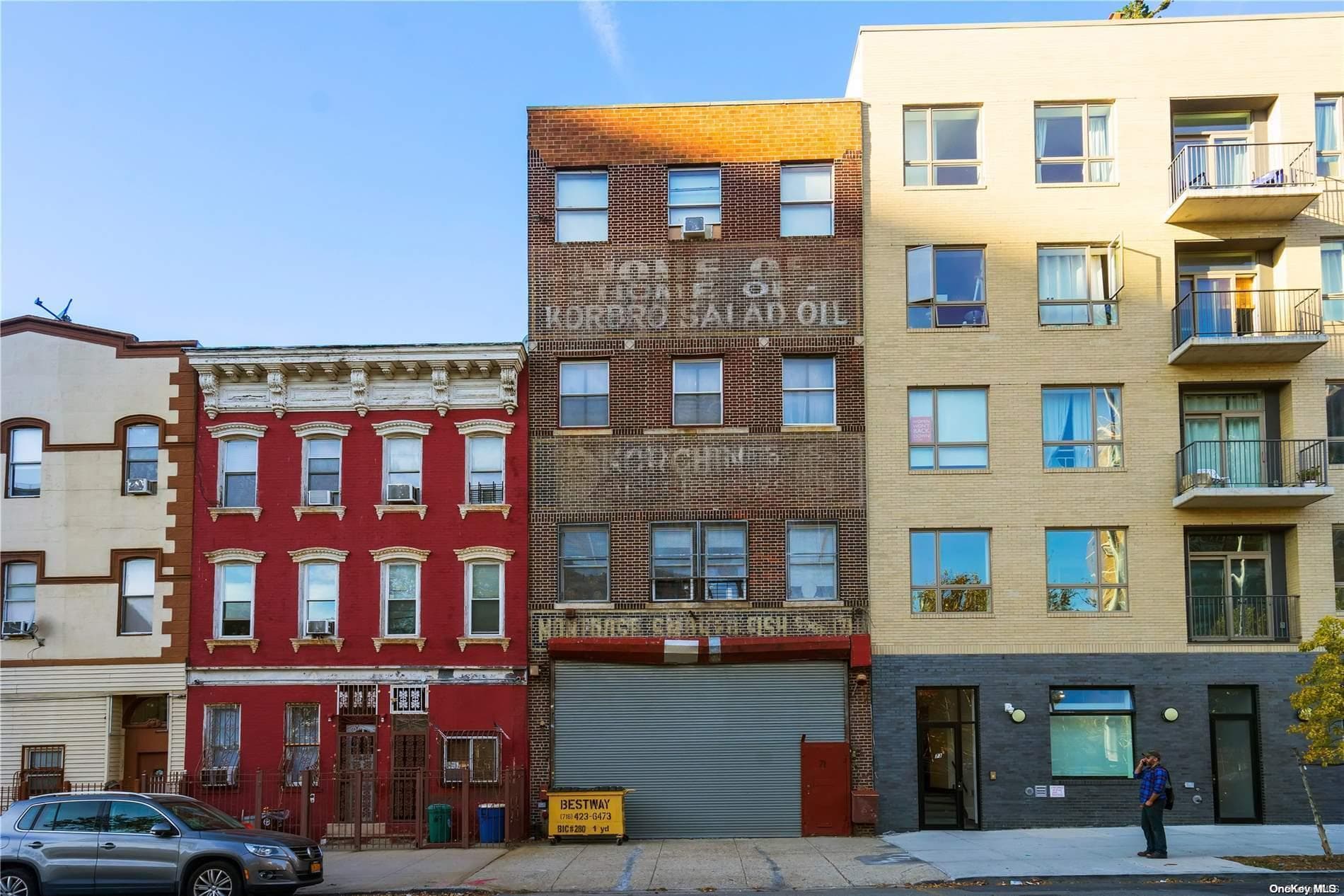 71 Montrose Avenue thumbnail 3