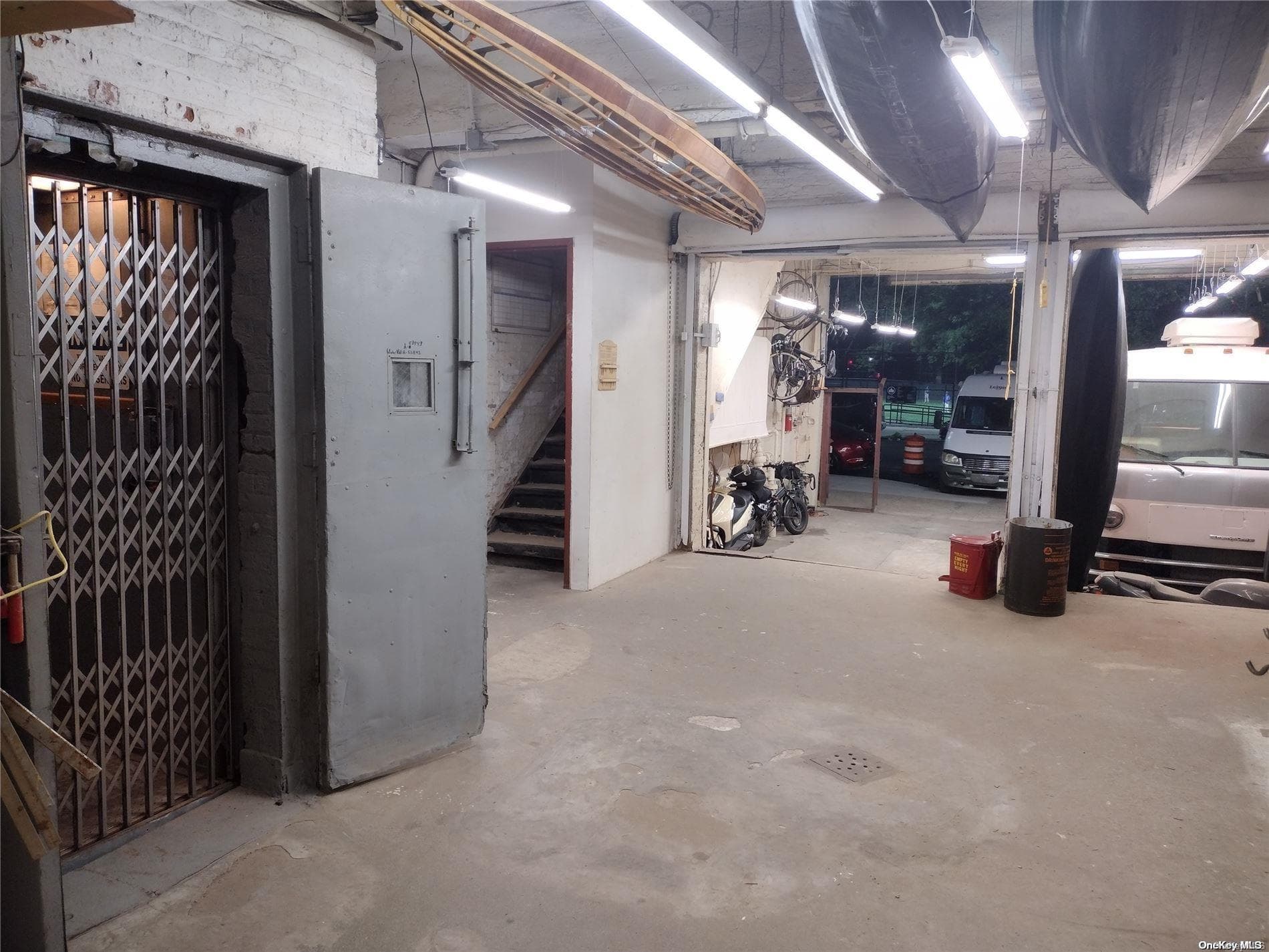 71 Montrose Avenue thumbnail 7