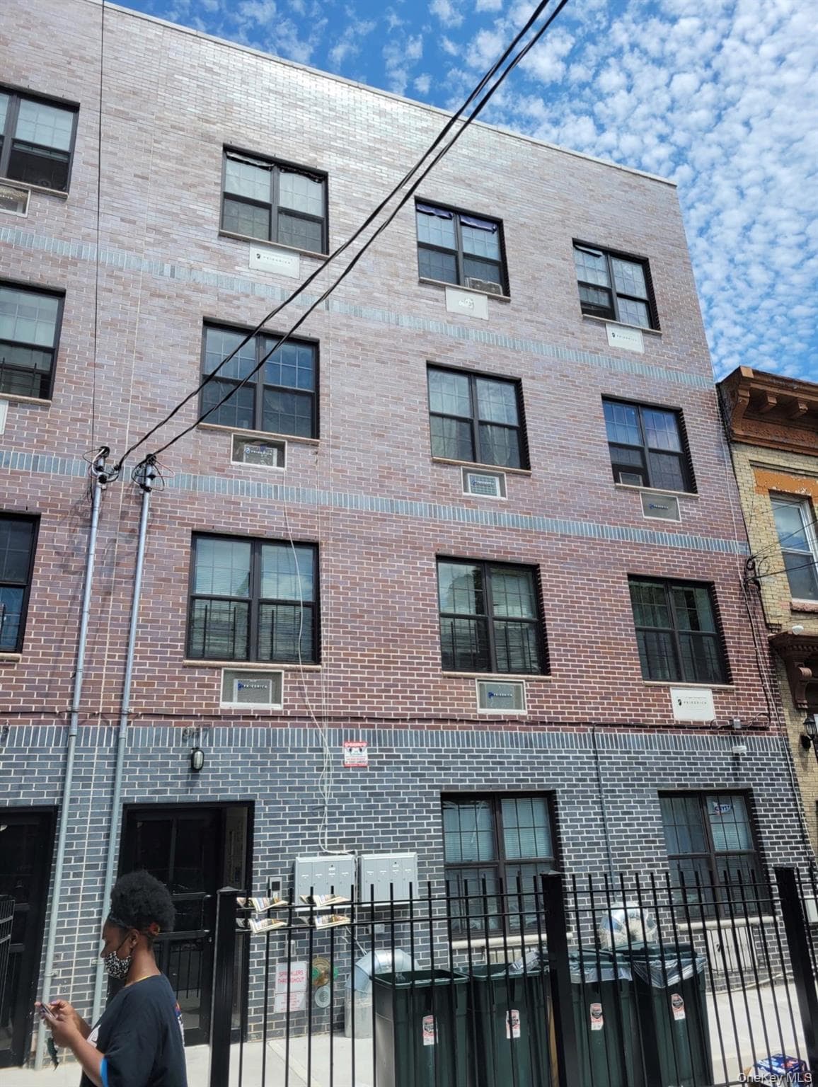 643 Sheffield Avenue thumbnail 2