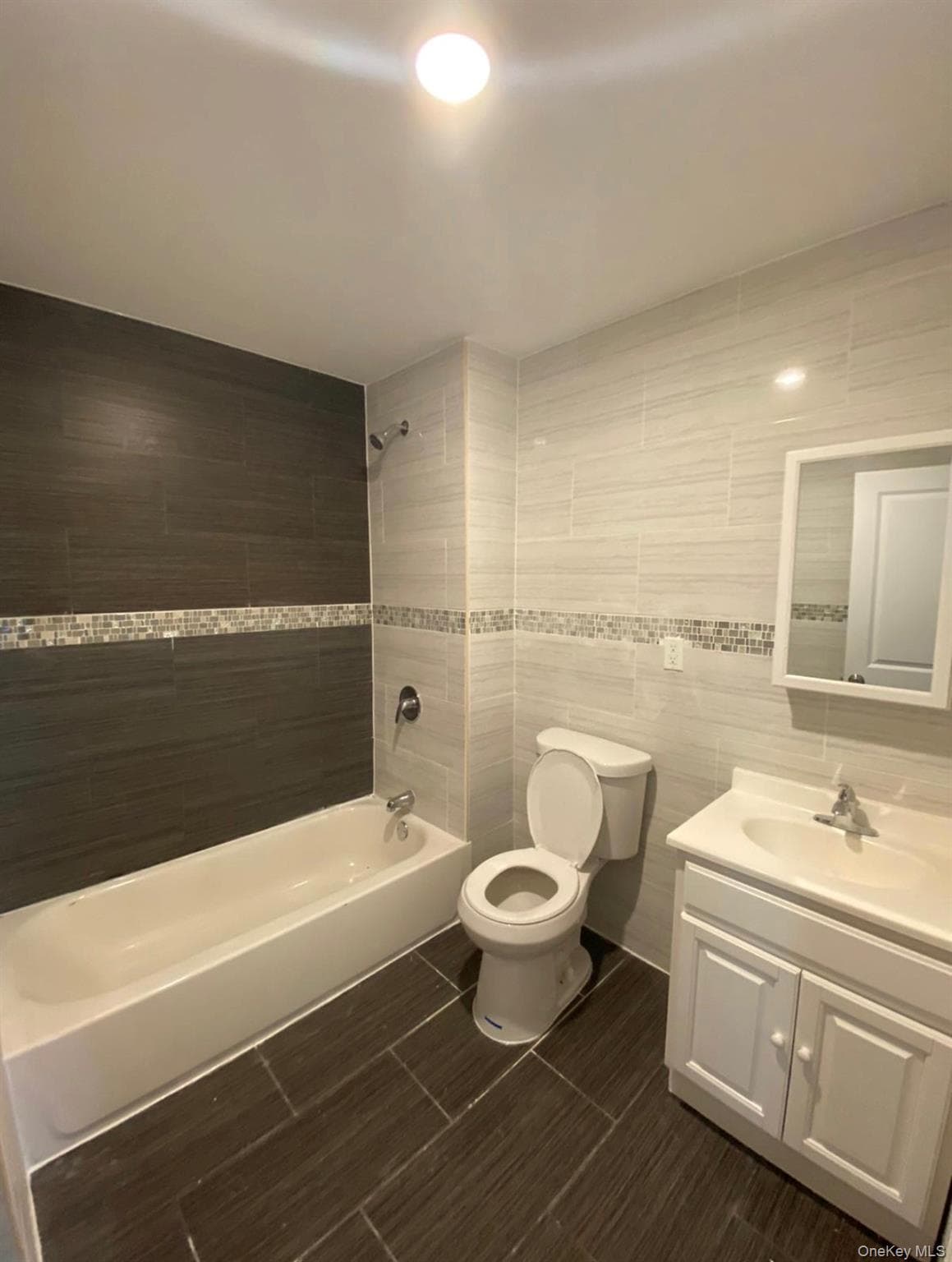 643 Sheffield Avenue thumbnail 5