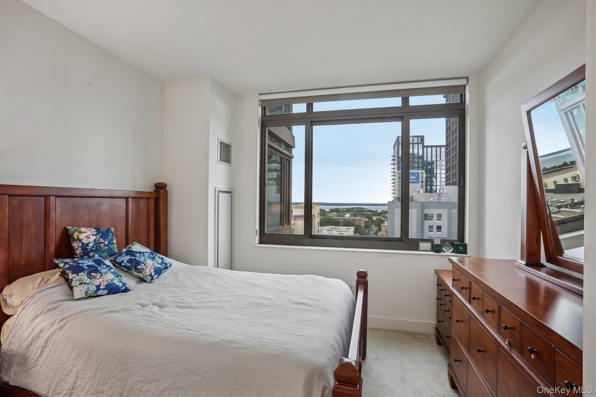 175 Huguenot Street Unit: 1606 thumbnail 8