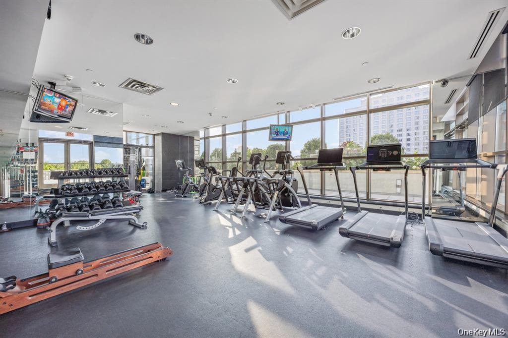 175 Huguenot Street Unit: 1606 thumbnail 27