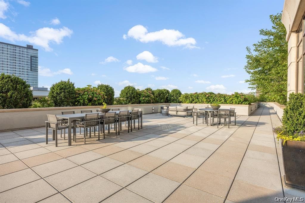 175 Huguenot Street Unit: 1606 thumbnail 25