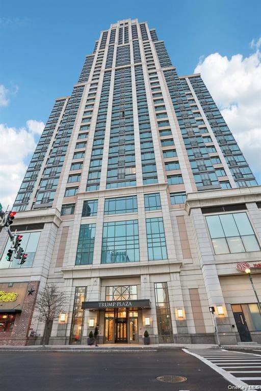 175 Huguenot Street Unit: 1606 thumbnail 17