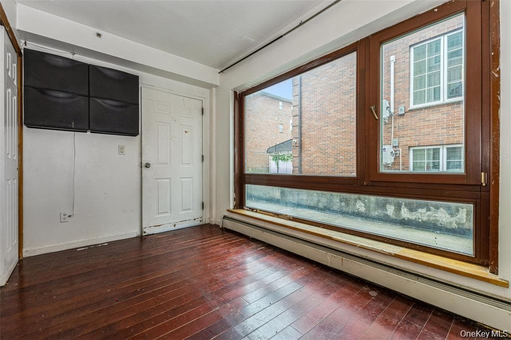 57-35A Lawrence Street Unit: #1 thumbnail 6