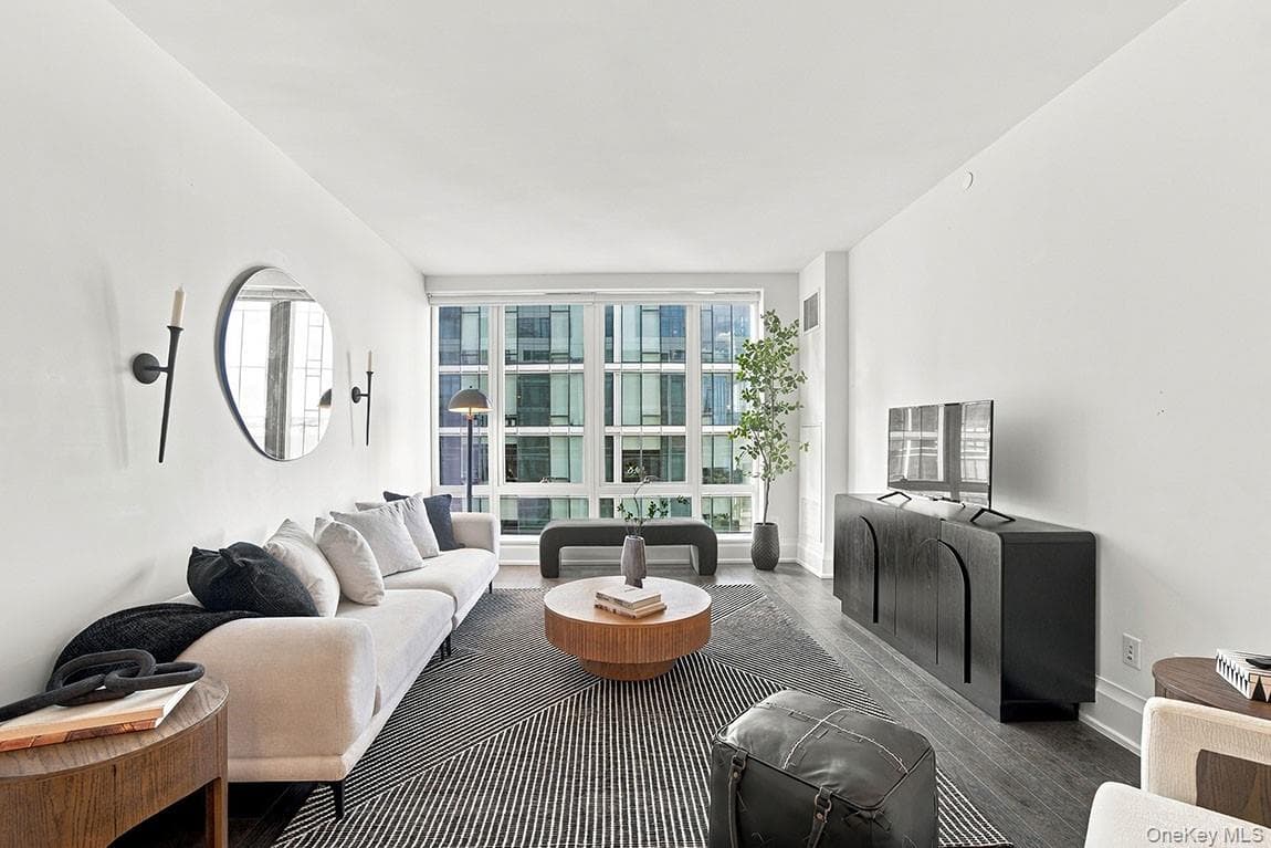 50 Riverside Boulevard Unit: 15M thumbnail 3