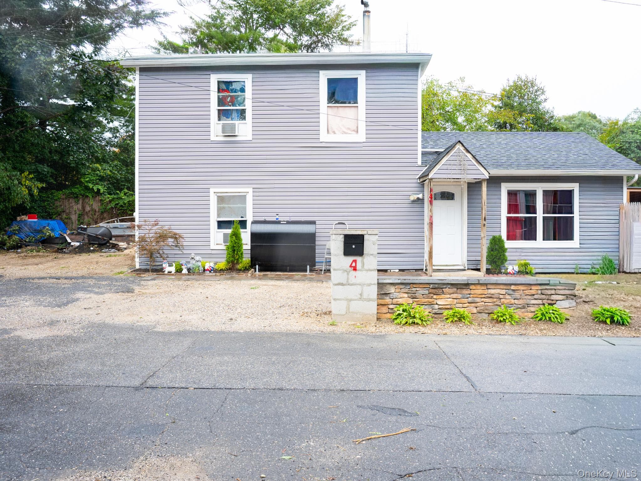 4 Wallace Court, Huntington Station